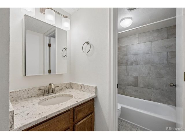 3121 S Tamarac Dr 208H, Denver, CO 80231