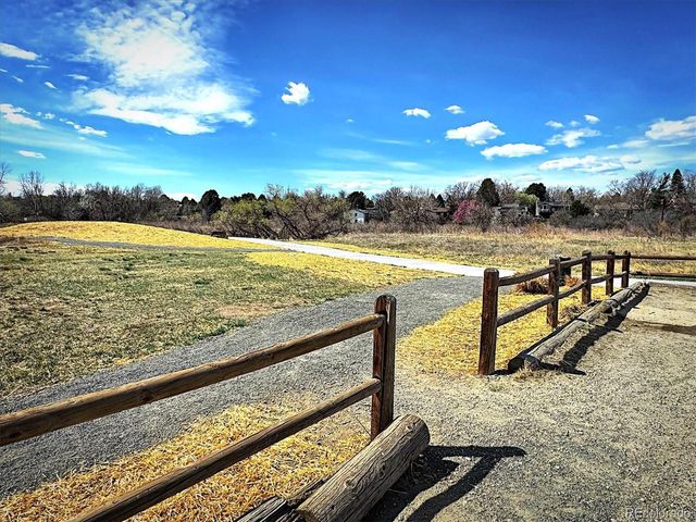 3121 S Tamarac Dr 208H, Denver, CO 80231