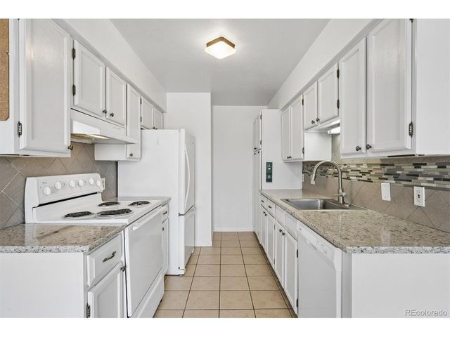 3121 S Tamarac Dr 208H, Denver, CO 80231