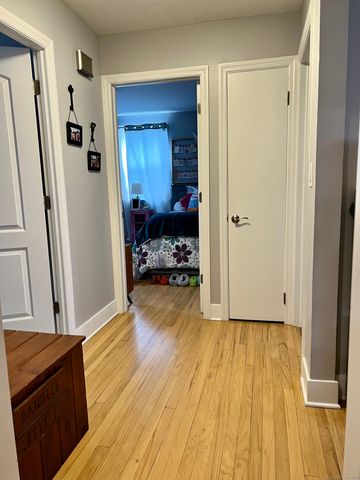 7 Dale Street 2R, Stamford, CT 06902