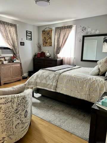 7 Dale Street 2R, Stamford, CT 06902