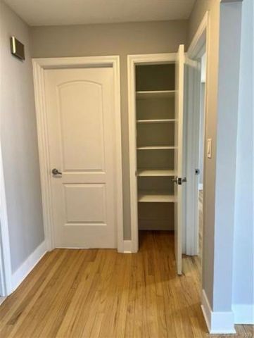 7 Dale Street 2R, Stamford, CT 06902