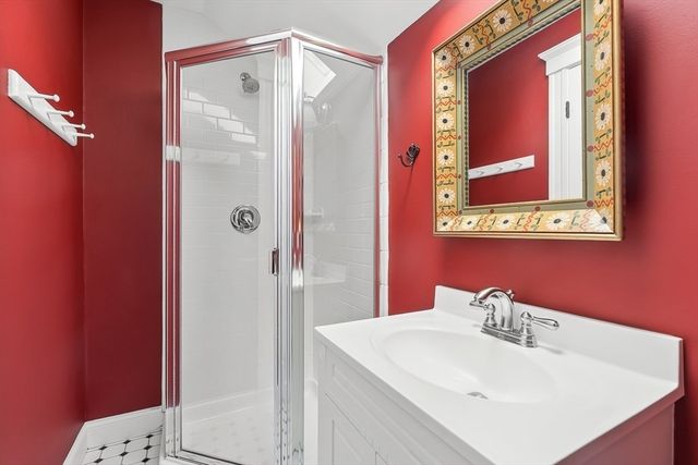 12 Salisbury Street, Winchester, MA 01890