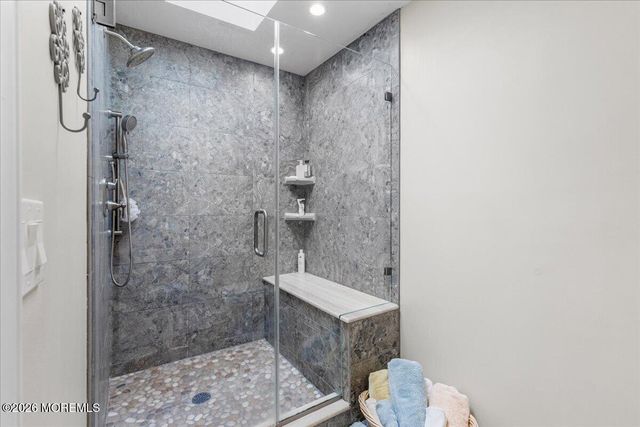 2 Richards Way, Holmdel, NJ 07733
