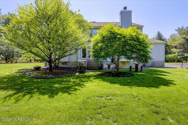 2 Richards Way, Holmdel, NJ 07733