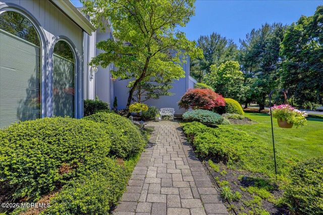 2 Richards Way, Holmdel, NJ 07733