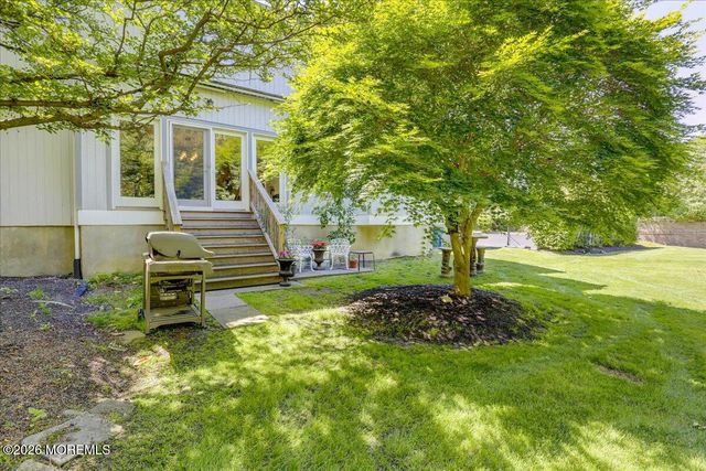 2 Richards Way, Holmdel, NJ 07733