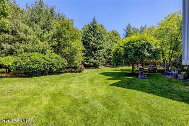 2 Richards Way, Holmdel, NJ 07733