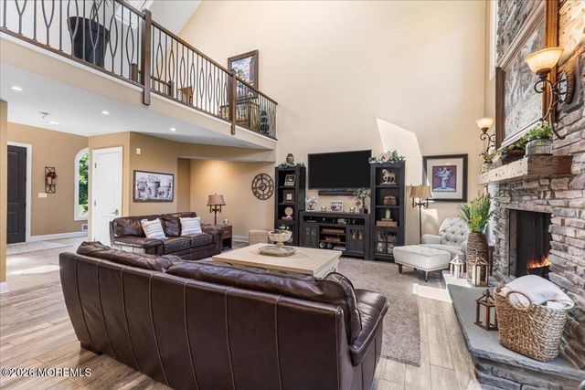 2 Richards Way, Holmdel, NJ 07733