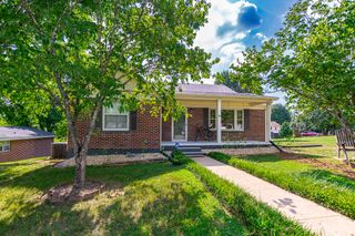 801 2nd Ave, Fayetteville, TN 37334