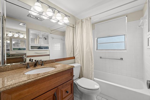 265 Newport R Drive R, Deerfield Beach, FL 33442