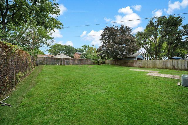 132 N Pinecrest Road, Bolingbrook, IL 60440