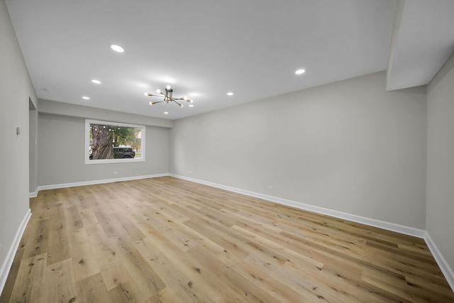 132 N Pinecrest Road, Bolingbrook, IL 60440