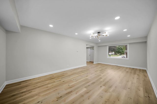 132 N Pinecrest Road, Bolingbrook, IL 60440