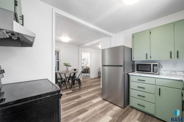 110 S West Ave Avenue, Sioux Falls, SD 57104