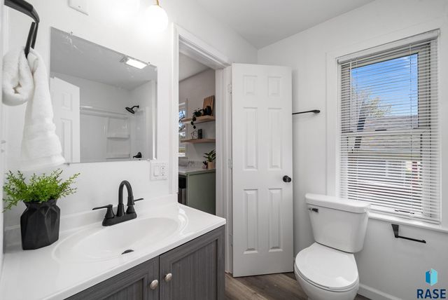 110 S West Ave Avenue, Sioux Falls, SD 57104