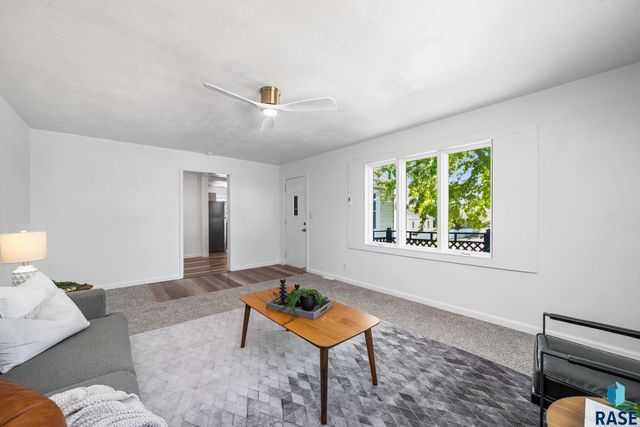 110 S West Ave Avenue, Sioux Falls, SD 57104