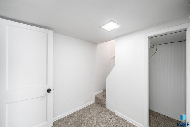 110 S West Ave Avenue, Sioux Falls, SD 57104