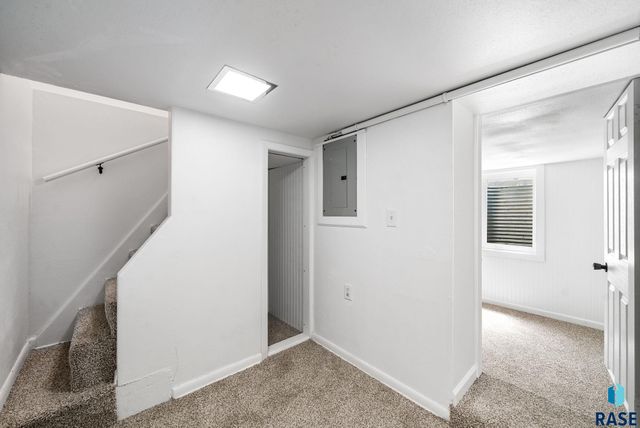 110 S West Ave Avenue, Sioux Falls, SD 57104