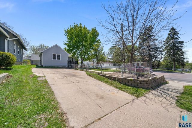 110 S West Ave Avenue, Sioux Falls, SD 57104