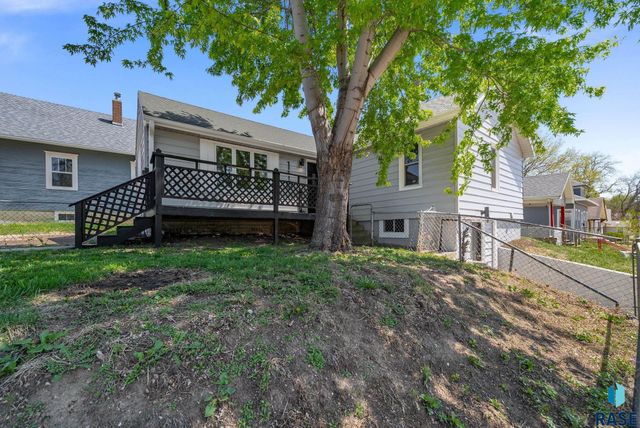 110 S West Ave Avenue, Sioux Falls, SD 57104