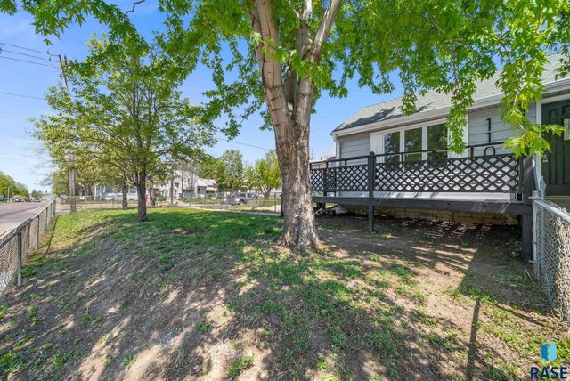 110 S West Ave Avenue, Sioux Falls, SD 57104