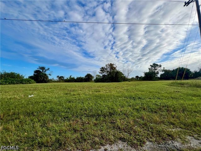 1857 NE 23rd ST, Cape Coral, FL 33909