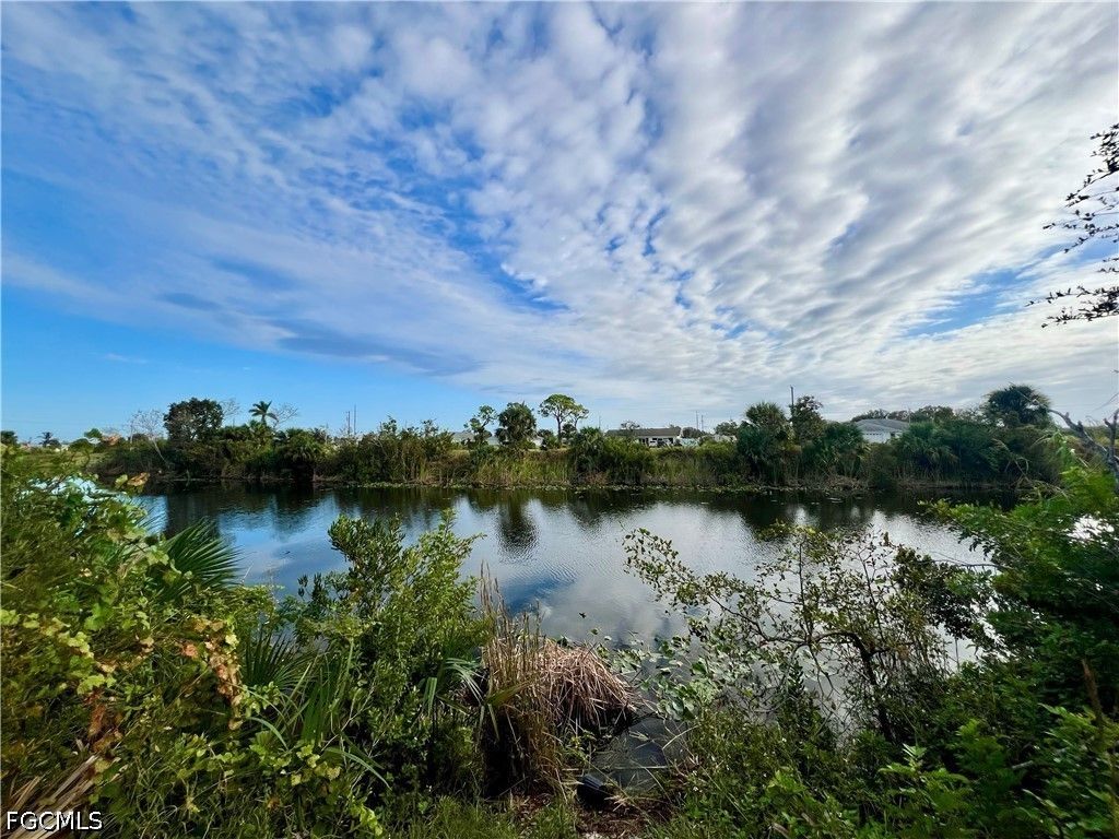 1857 NE 23rd ST, Cape Coral, FL 33909