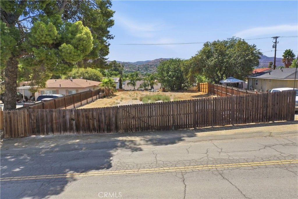 44 Vista Way, Menifee, CA 92586 — exterior