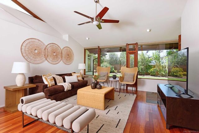 1230 Nautilus, La Jolla, CA 92037