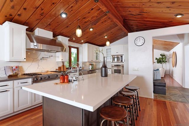 1230 Nautilus, La Jolla, CA 92037