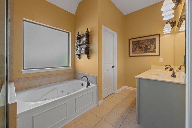 6043 GARRETT VALLEY LN, Arlington, TN 38002