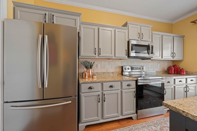 6043 GARRETT VALLEY LN, Arlington, TN 38002