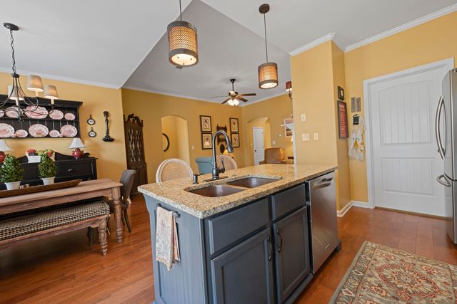 6043 GARRETT VALLEY LN, Arlington, TN 38002