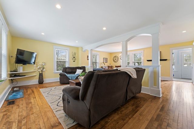 11 River Ave, Grafton, MA 01560