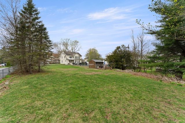11 River Ave, Grafton, MA 01560