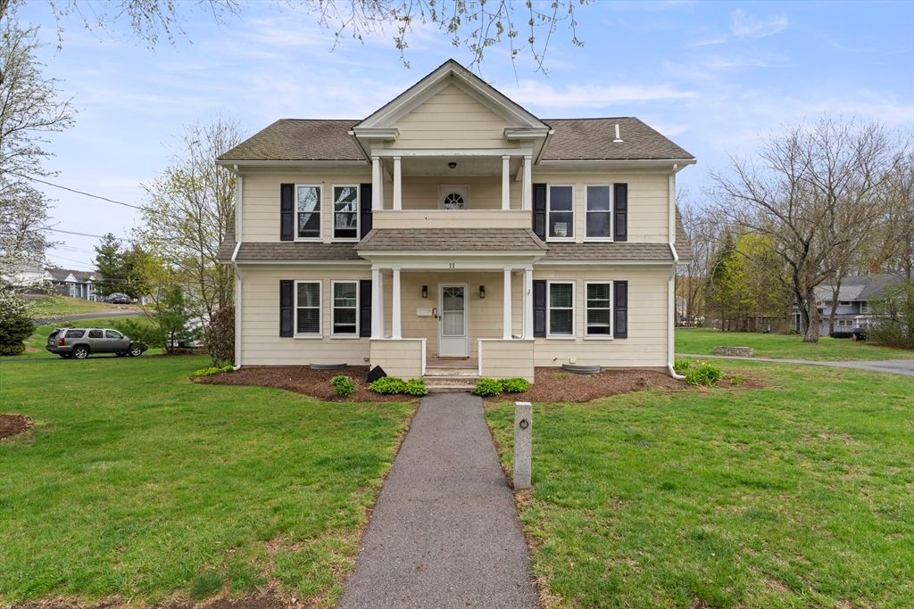 11 River Ave, Grafton, MA 01560