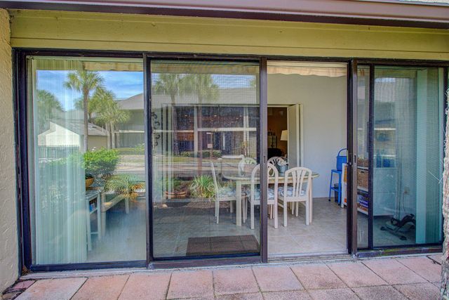 82 Village Las Palmas Cir, St Augustine, FL 32080