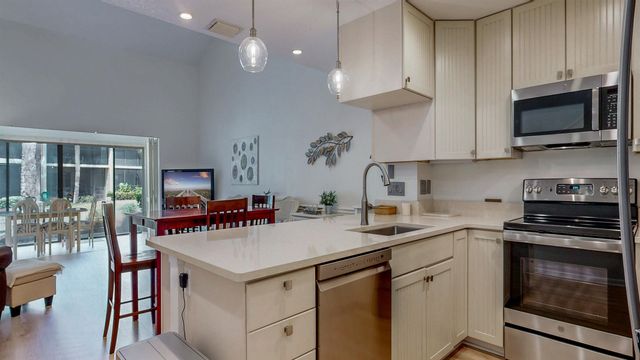 82 Village Las Palmas Cir, St Augustine, FL 32080