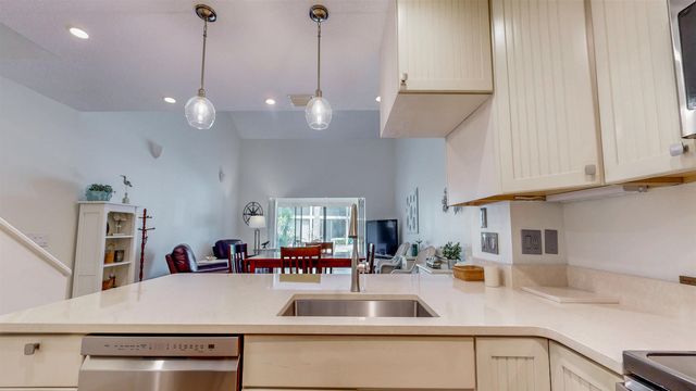 82 Village Las Palmas Cir, St Augustine, FL 32080