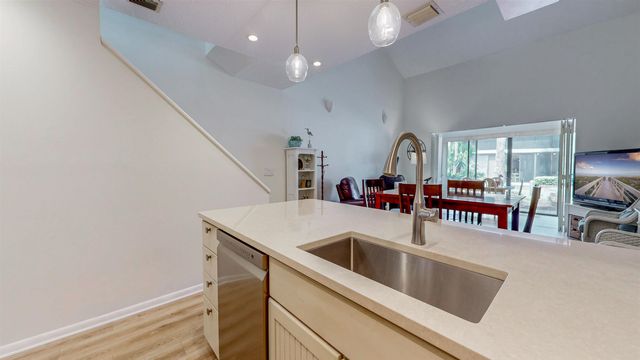 82 Village Las Palmas Cir, St Augustine, FL 32080