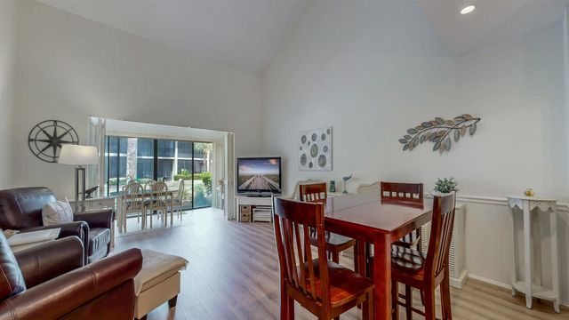 82 Village Las Palmas Cir, St Augustine, FL 32080