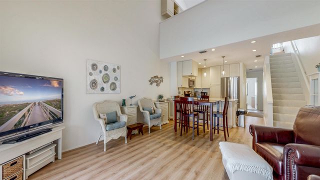 82 Village Las Palmas Cir, St Augustine, FL 32080