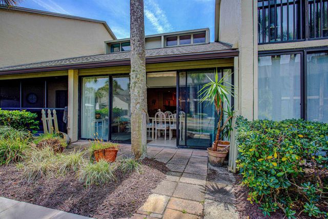 82 Village Las Palmas Cir, St Augustine, FL 32080