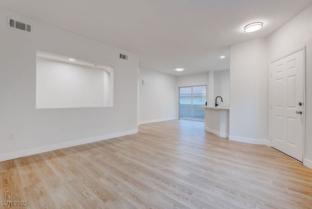 1881 West Alexander Road 1129, North Las Vegas, NV 89032