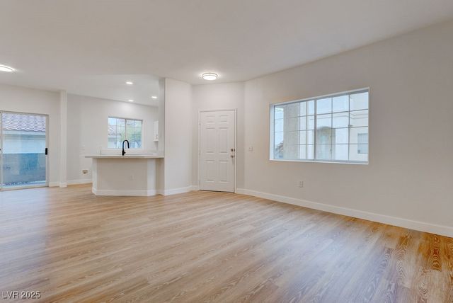 1881 West Alexander Road 1129, North Las Vegas, NV 89032