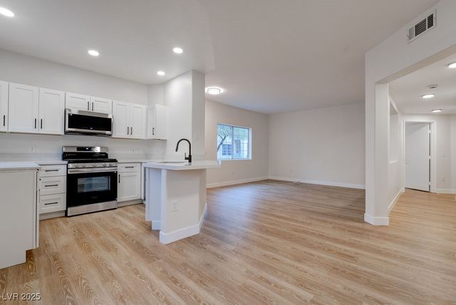 1881 West Alexander Road 1129, North Las Vegas, NV 89032