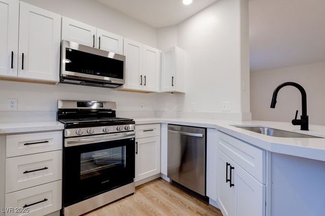 1881 West Alexander Road 1129, North Las Vegas, NV 89032