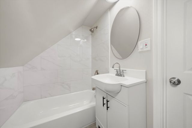 2510 N Linder Avenue, Chicago, IL 60639