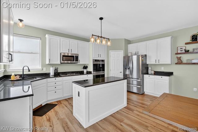 547 Brooks Court, Oxford, MI 48371